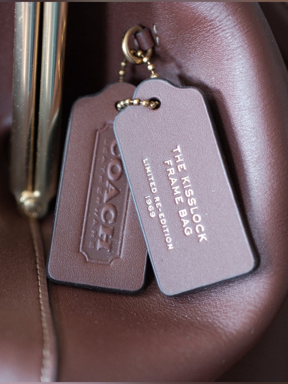 Coach XLarge Brown Leather Kiss-Lock Clutch with Gold Frame. NEVER CARRIED! - Picture 5 of 10